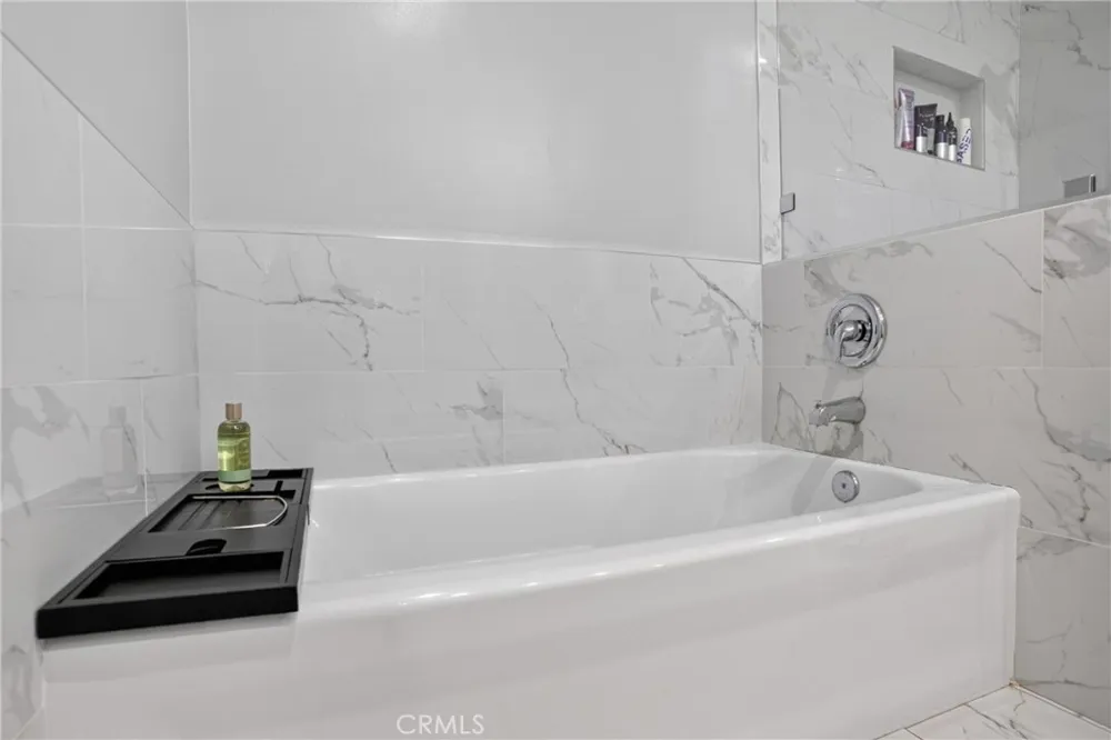 15553 Cobalt Sylmar, CA 91342