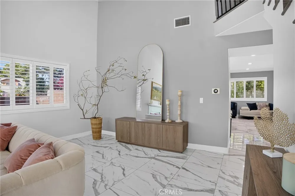 15553 Cobalt Sylmar, CA 91342