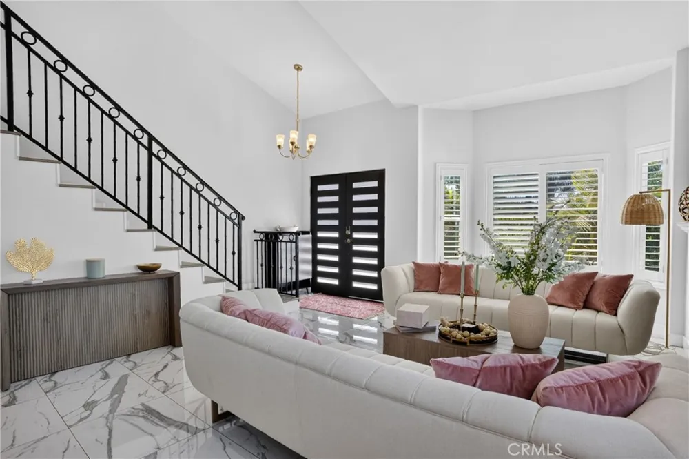 15553 Cobalt Sylmar, CA 91342