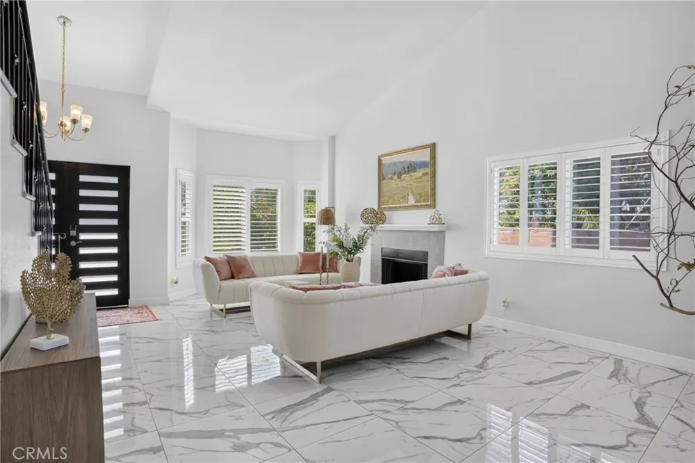 15553 Cobalt Sylmar, CA 91342