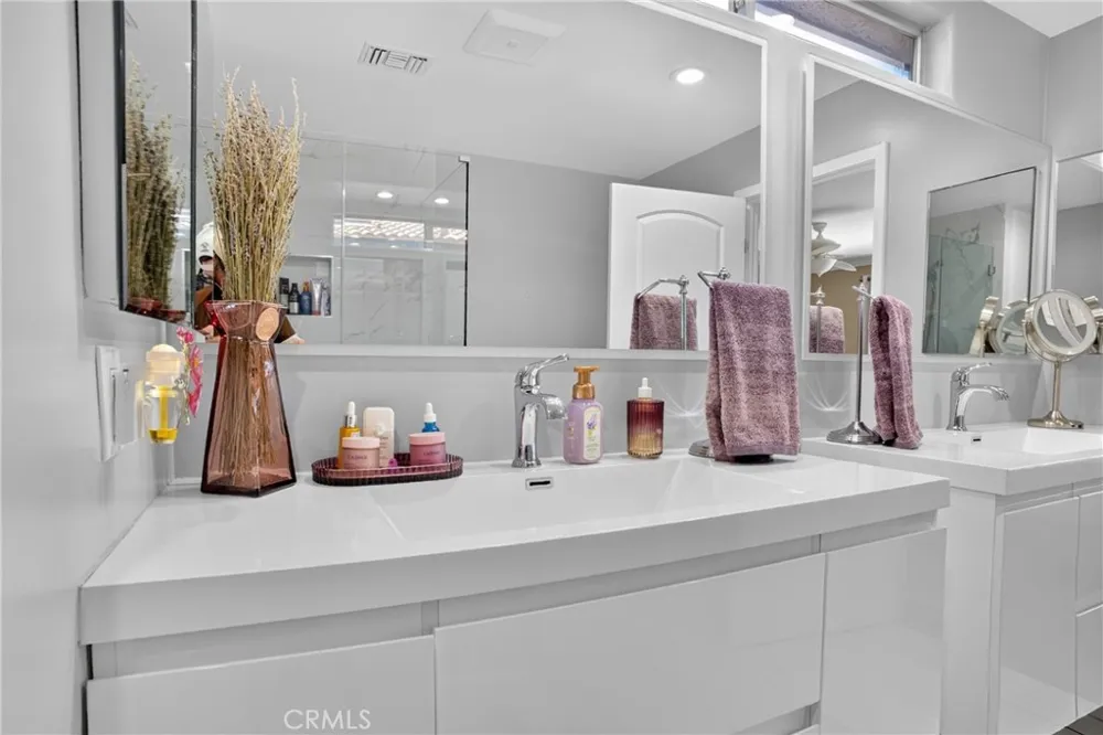 15553 Cobalt Sylmar, CA 91342