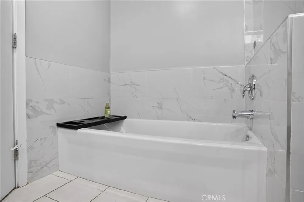 15553 Cobalt Sylmar, CA 91342