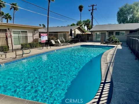 685 E Vista Chino #1