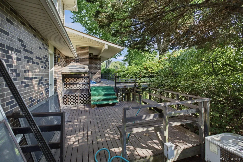 2726 Bay Drive West Bloomfield Charter Township, MI 48324