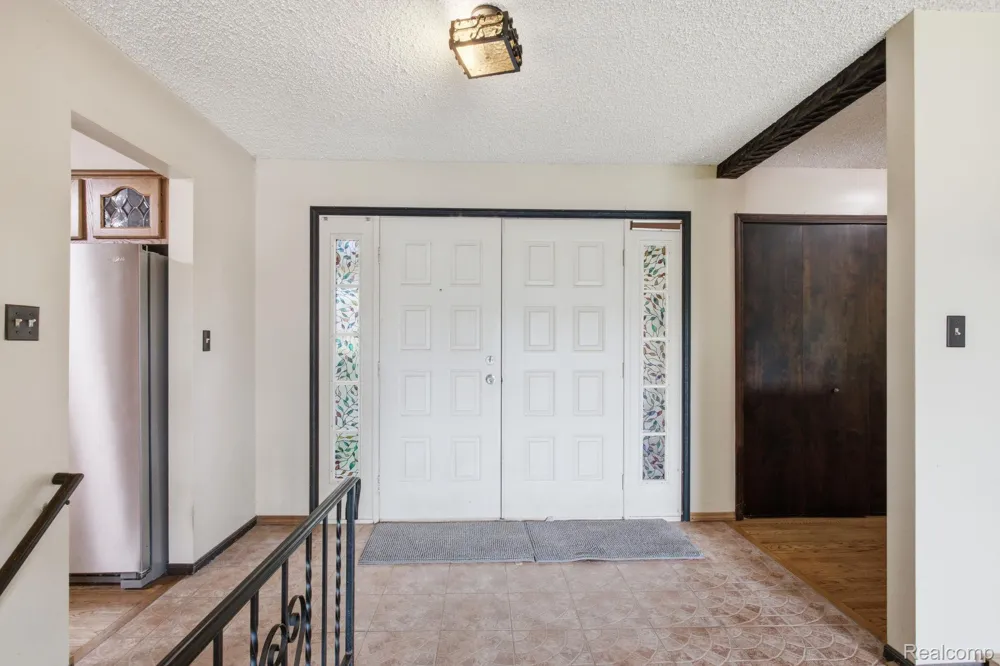 2726 Bay Drive West Bloomfield Charter Township, MI 48324