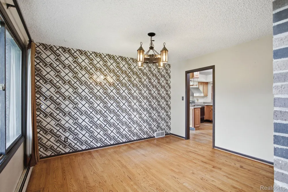 2726 Bay Drive West Bloomfield Charter Township, MI 48324