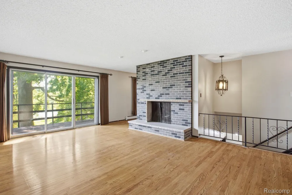 2726 Bay Drive West Bloomfield Charter Township, MI 48324