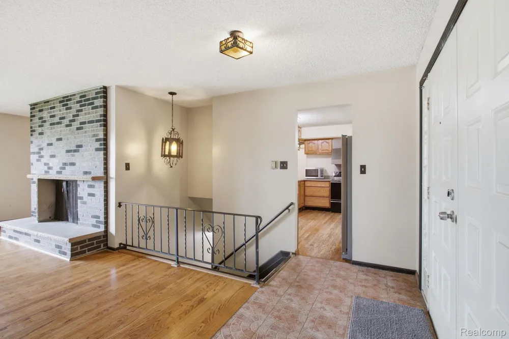 2726 Bay Drive West Bloomfield Charter Township, MI 48324