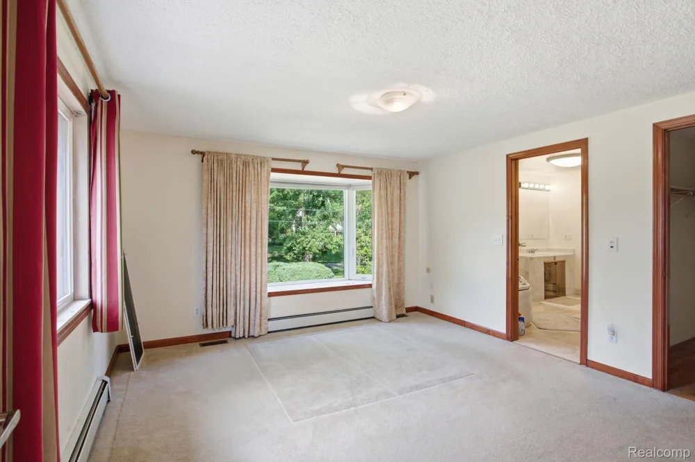 2726 Bay Drive West Bloomfield Charter Township, MI 48324