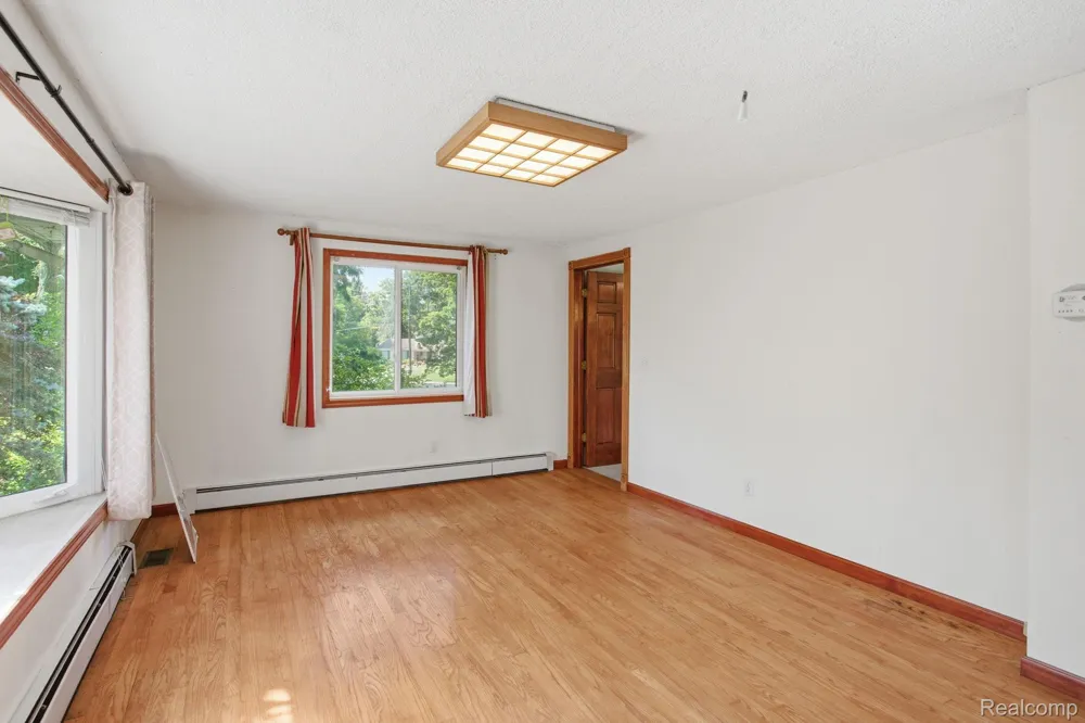 2726 Bay Drive West Bloomfield Charter Township, MI 48324