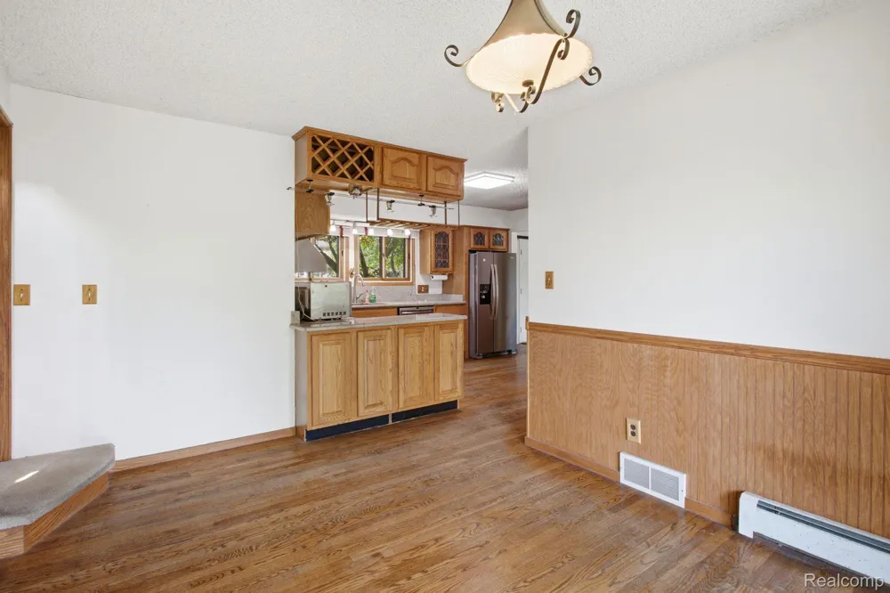 2726 Bay Drive West Bloomfield Charter Township, MI 48324