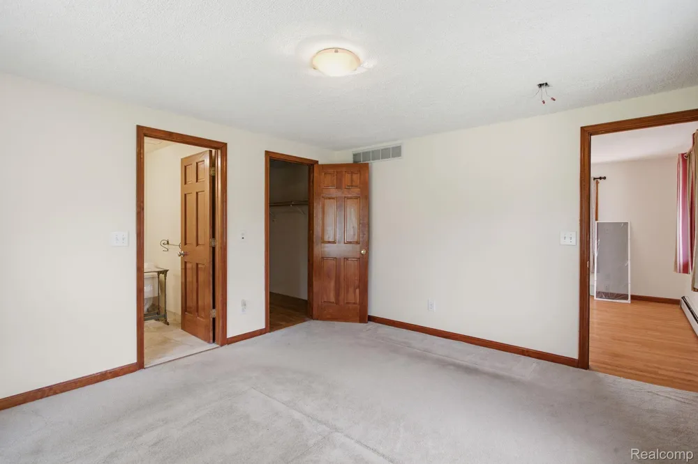 2726 Bay Drive West Bloomfield Charter Township, MI 48324