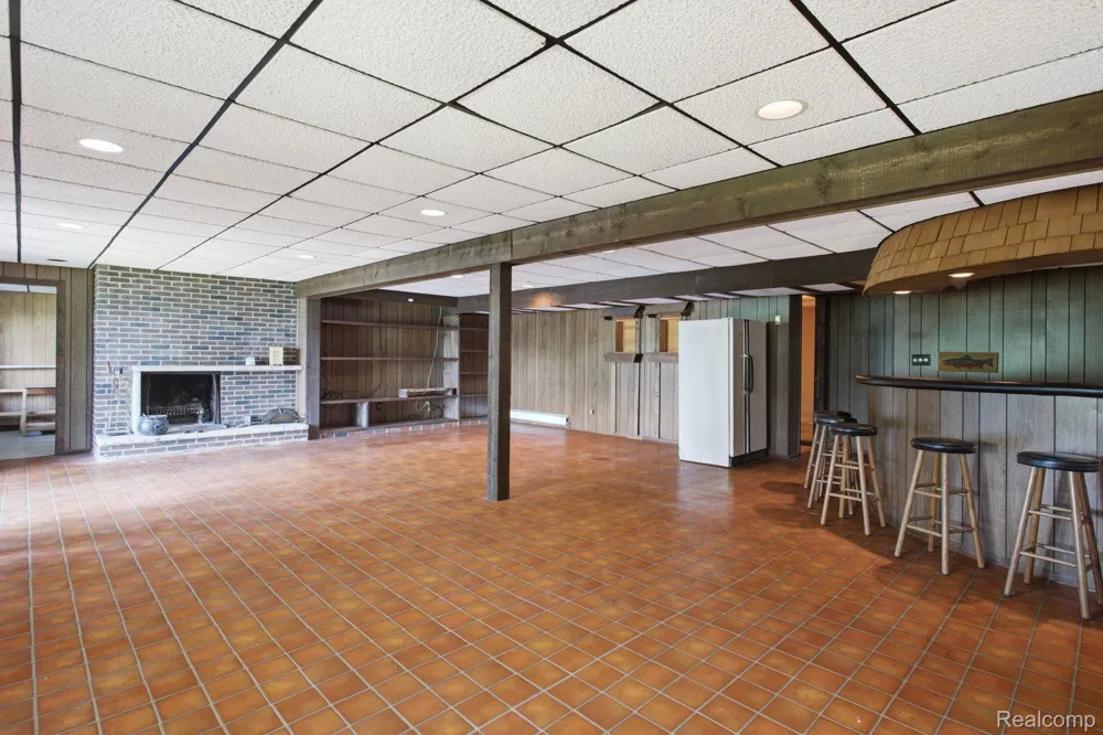 2726 Bay Drive West Bloomfield Charter Township, MI 48324