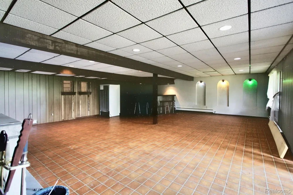 2726 Bay Drive West Bloomfield Charter Township, MI 48324