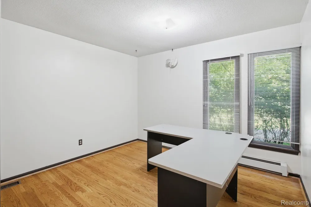 2726 Bay Drive West Bloomfield Charter Township, MI 48324