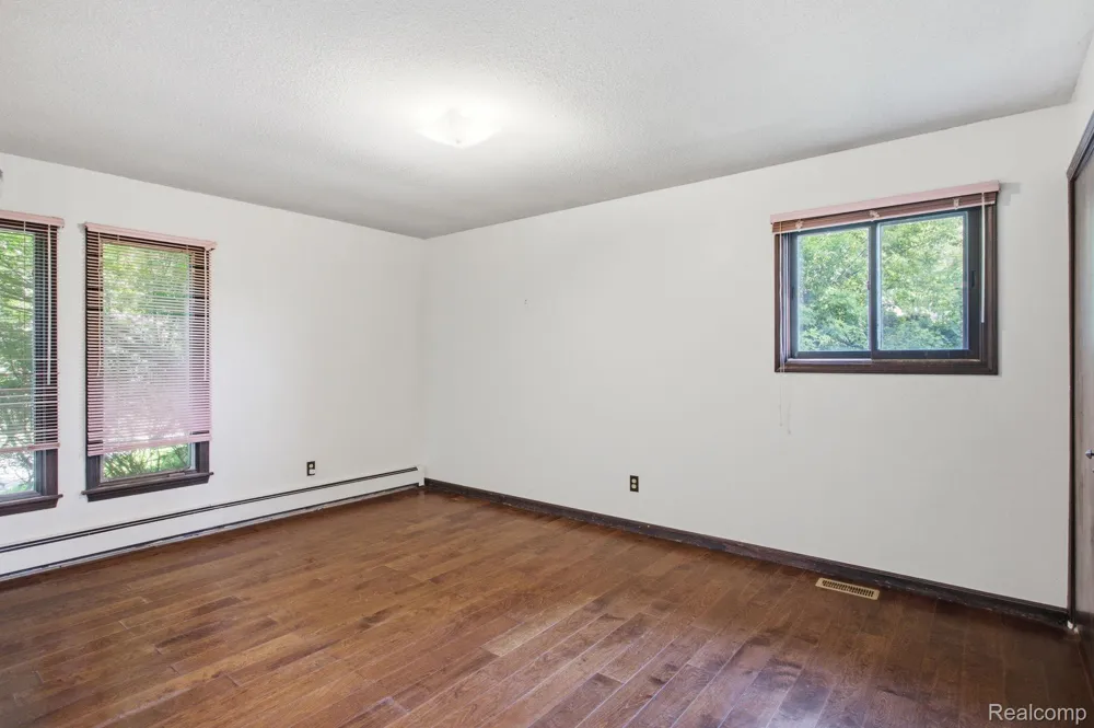 2726 Bay Drive West Bloomfield Charter Township, MI 48324