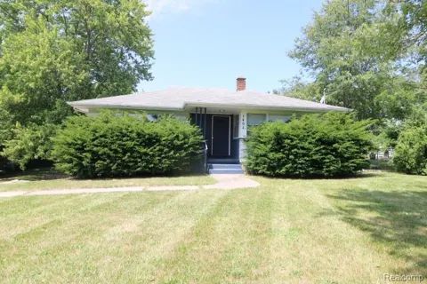 1404 S Graham Road