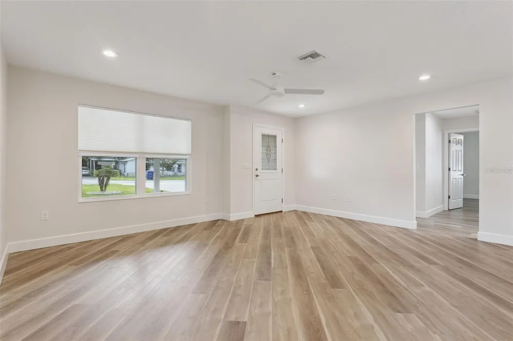 209 JEAN STREET Tavares, FL 32778