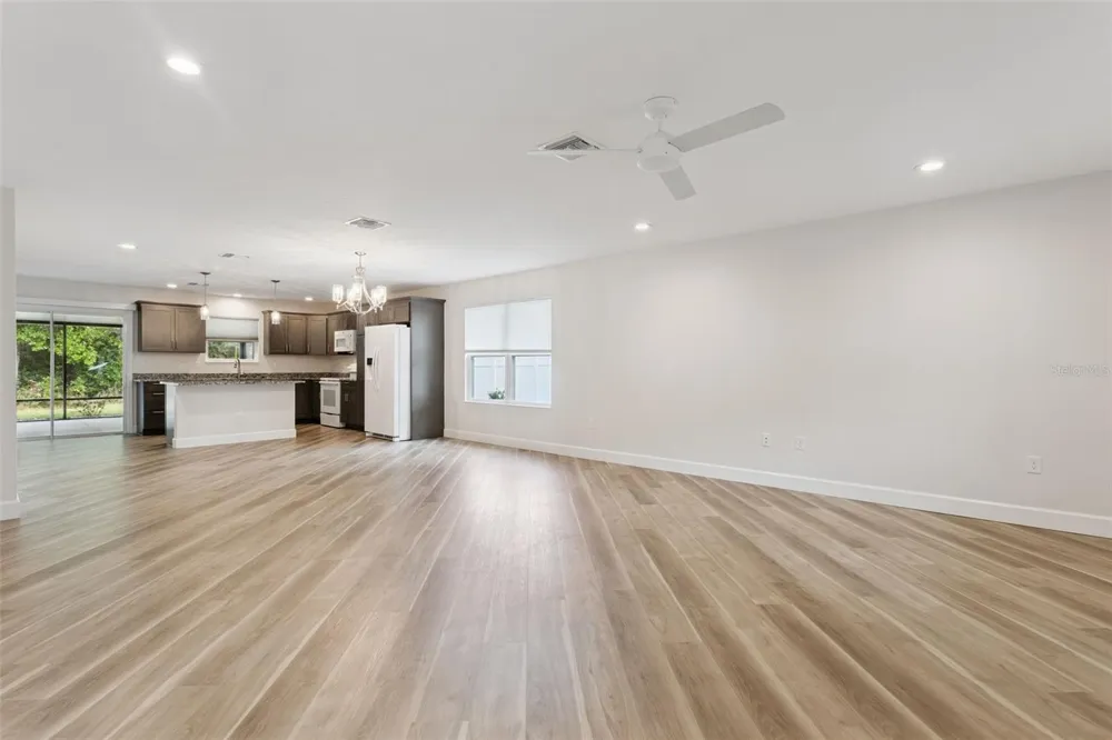 209 JEAN STREET Tavares, FL 32778