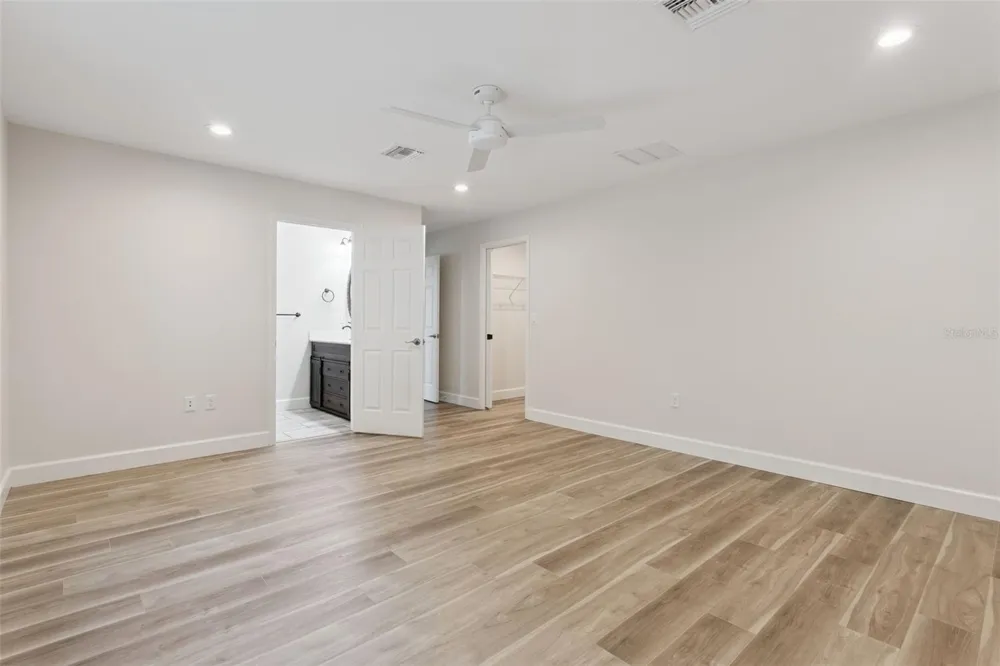 209 JEAN STREET Tavares, FL 32778