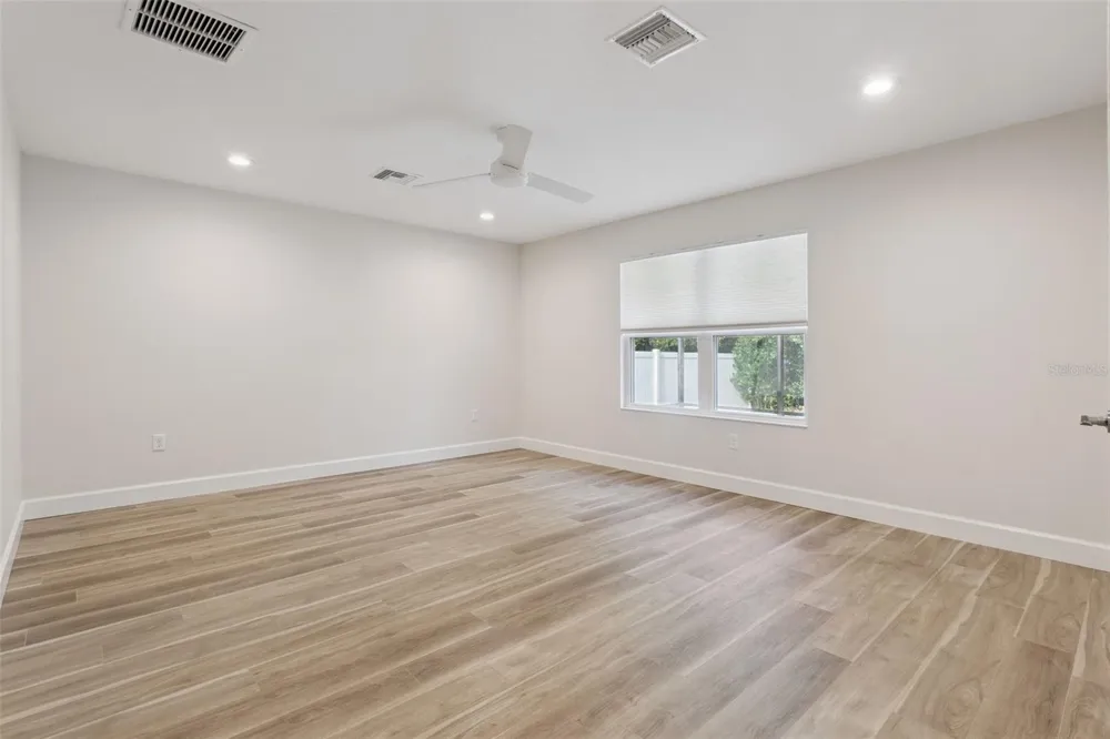 209 JEAN STREET Tavares, FL 32778