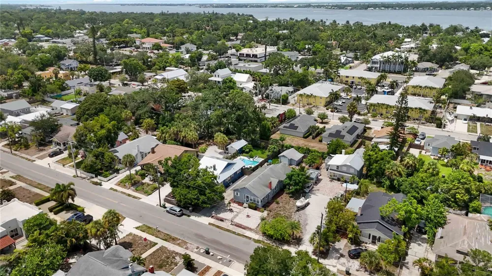 2314 7TH AVENUE W Bradenton, FL 34205