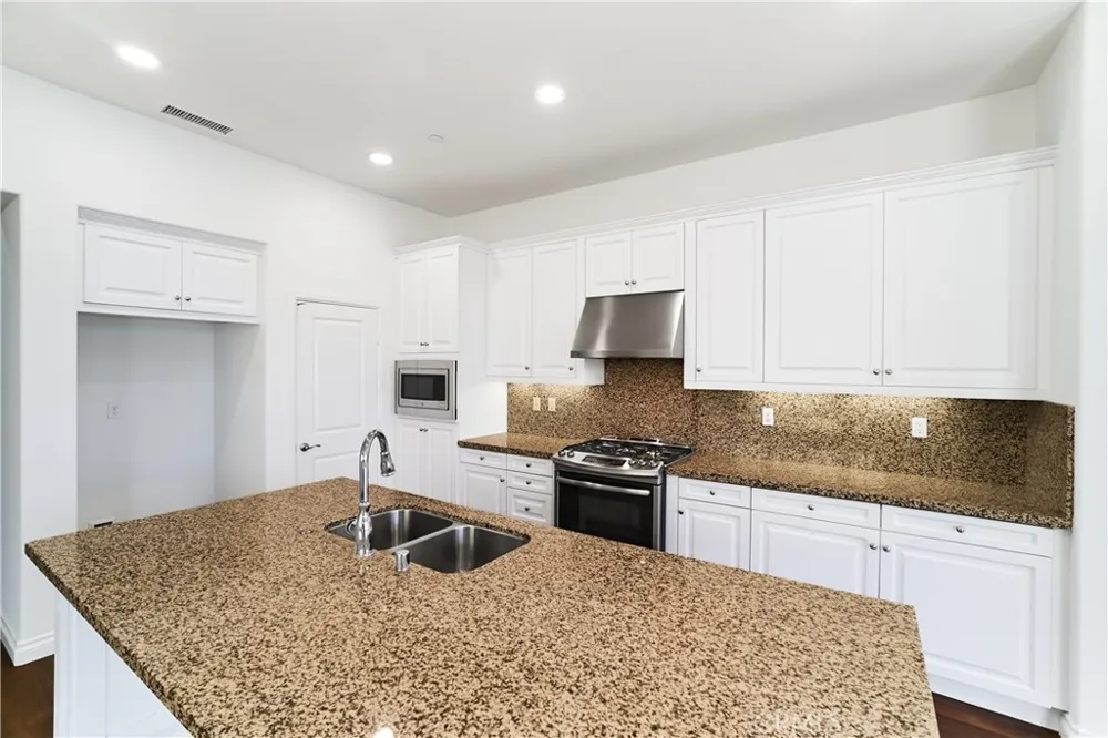 350 Catalina Brea, CA 92821