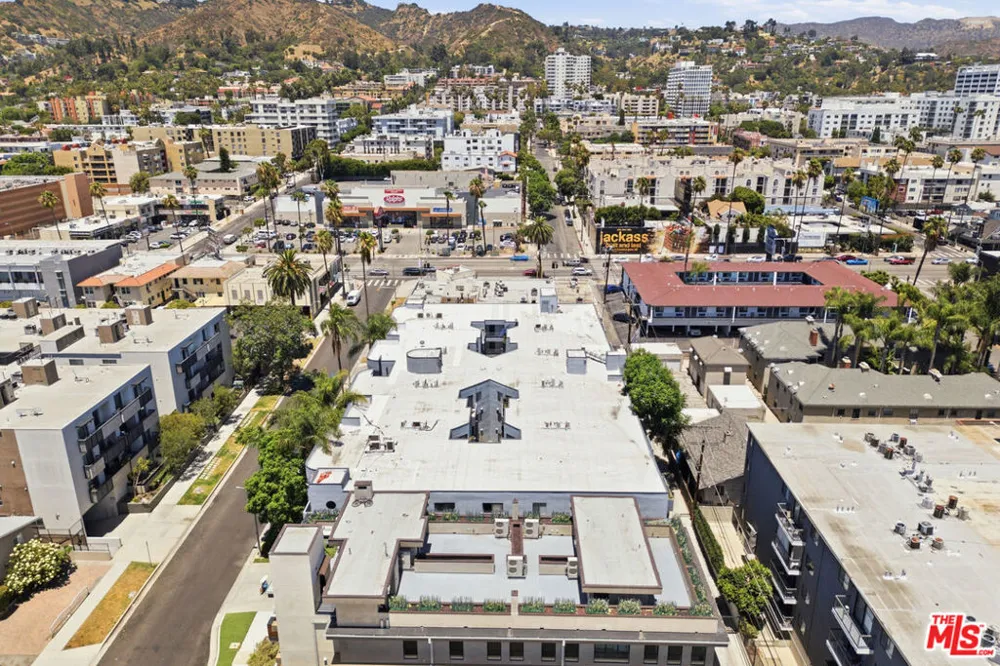 1434 Poinsettia Place #101 Los Angeles, CA 90046