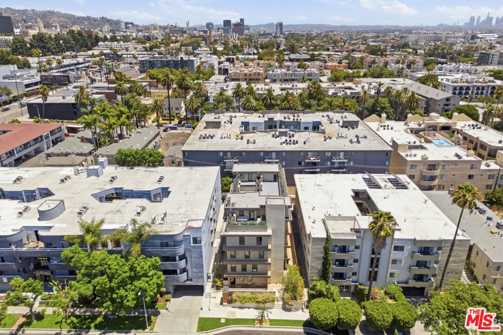 1434 Poinsettia Place #101 Los Angeles, CA 90046