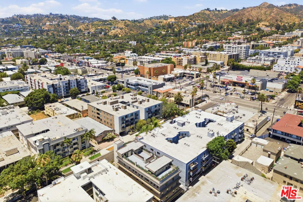 1434 Poinsettia Place #101 Los Angeles, CA 90046