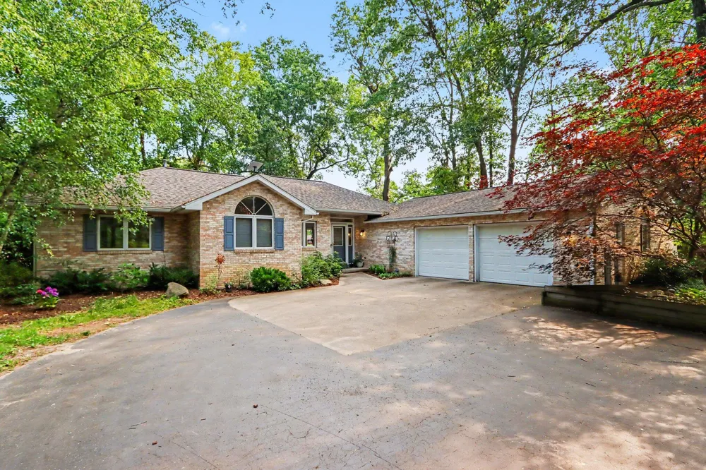 28284 62nd Avenue Antwerp Township, MI 49065