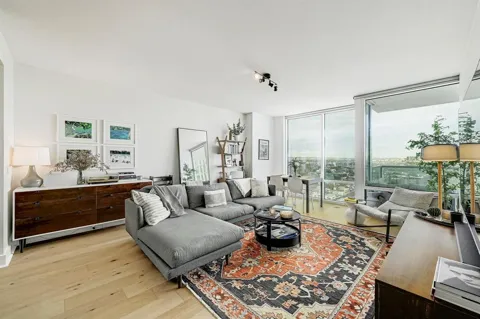 300 Bowie Street #2706