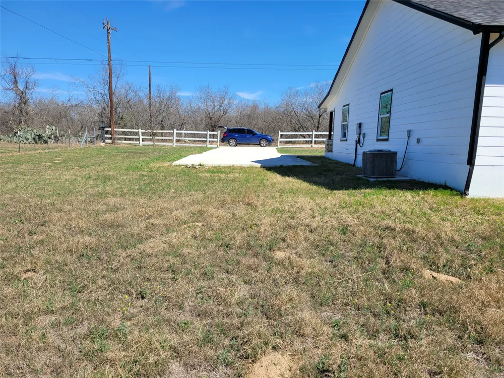 577 County Road 422 B Road Stockdale, TX 78160