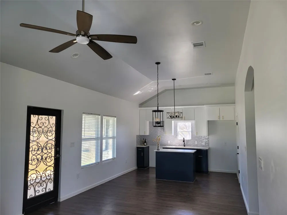 577 County Road 422 B Road Stockdale, TX 78160