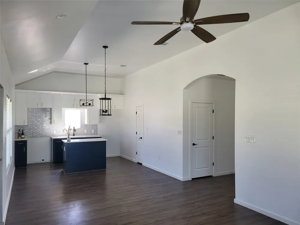 577 County Road 422 B Road Stockdale, TX 78160