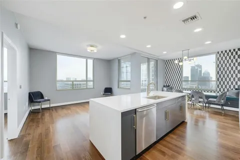 300 Bowie Street #2301