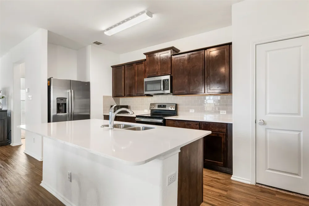 132 Joe Kidd Lane Jarrell, TX 76537