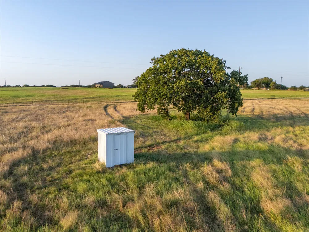 300 County Road 1475 Alvord, TX 76225