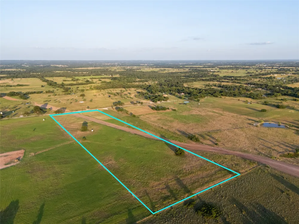 300 County Road 1475 Alvord, TX 76225