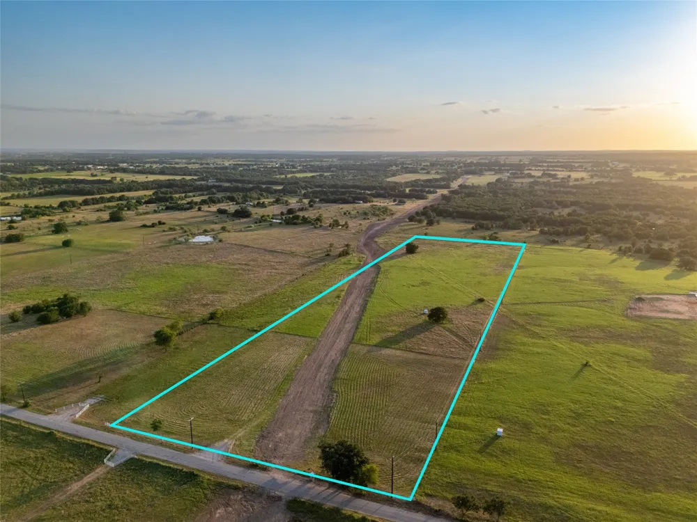 300 County Road 1475 Alvord, TX 76225
