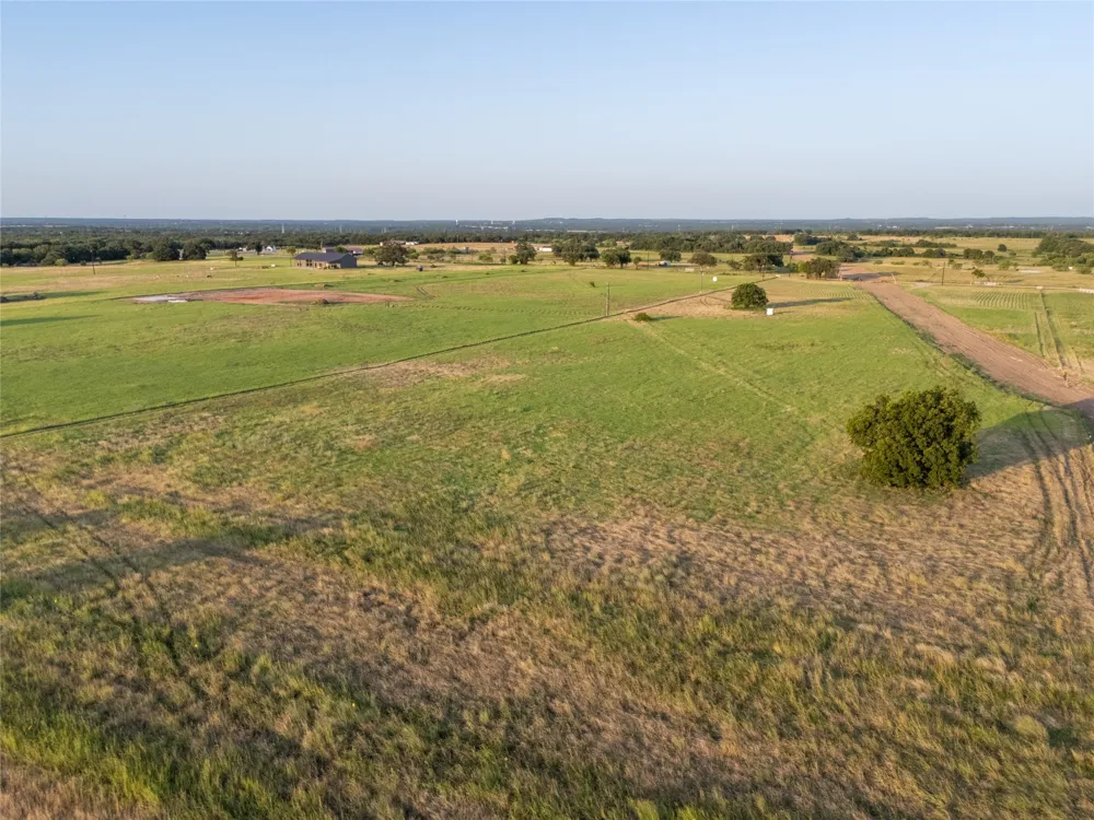 300 County Road 1475 Alvord, TX 76225