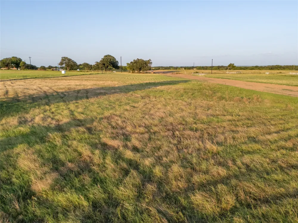 300 County Road 1475 Alvord, TX 76225