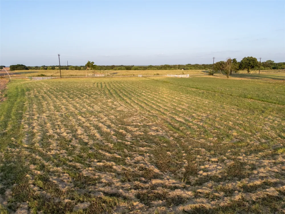 300 County Road 1475 Alvord, TX 76225