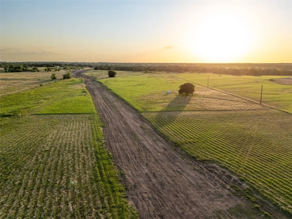 300 County Road 1475 Alvord, TX 76225