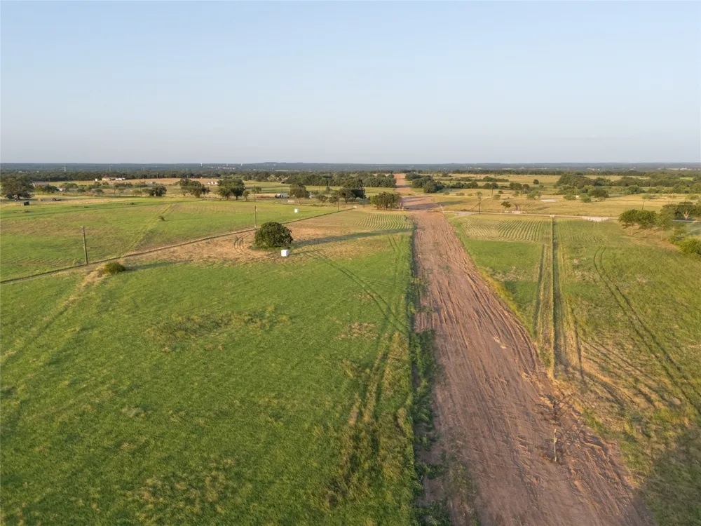 300 County Road 1475 Alvord, TX 76225