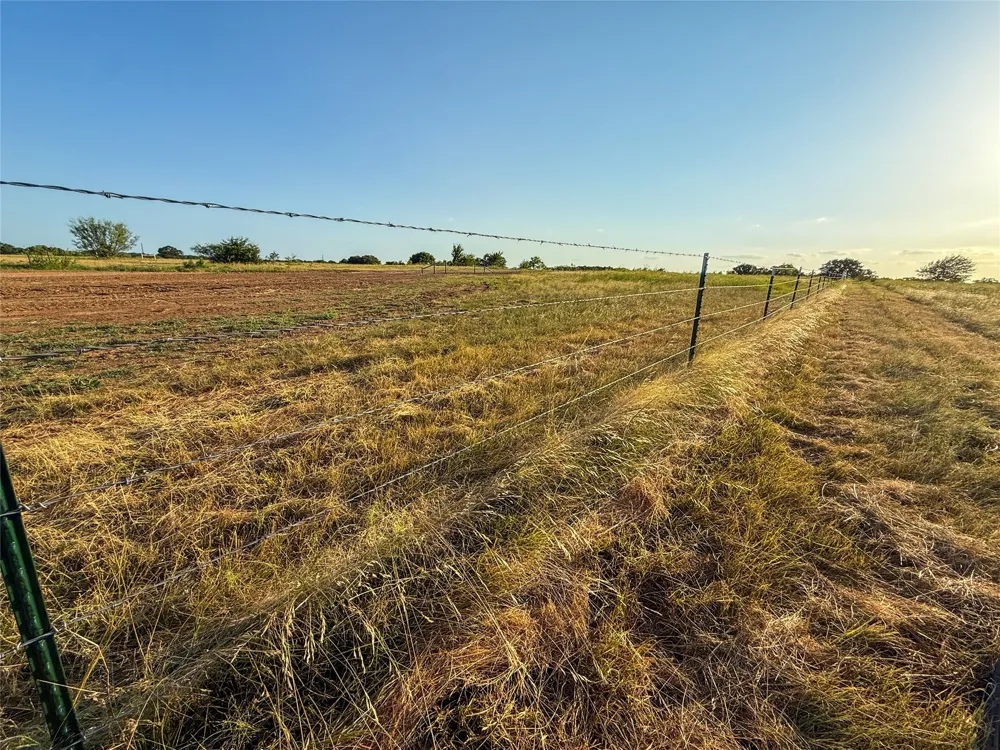 300 County Road 1475 Alvord, TX 76225