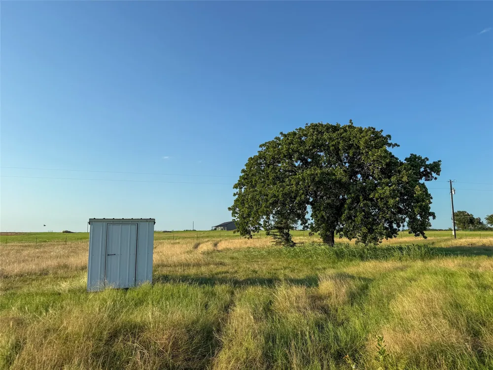 300 County Road 1475 Alvord, TX 76225