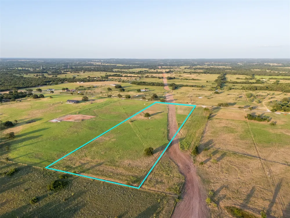 300 County Road 1475 Alvord, TX 76225