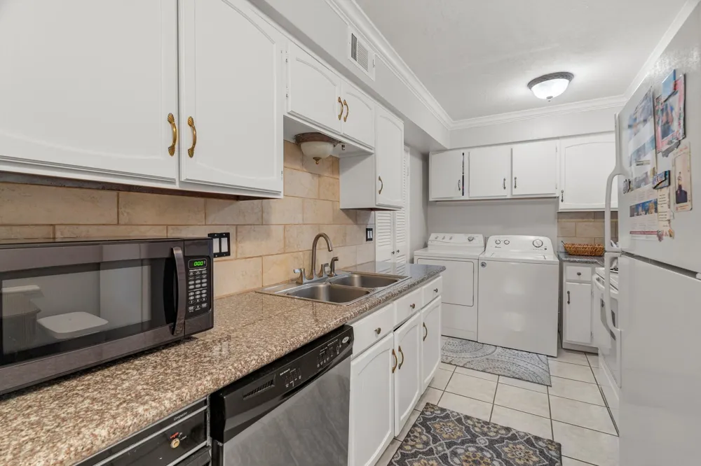 355 Post Oak Lane #742 Houston, TX 77024