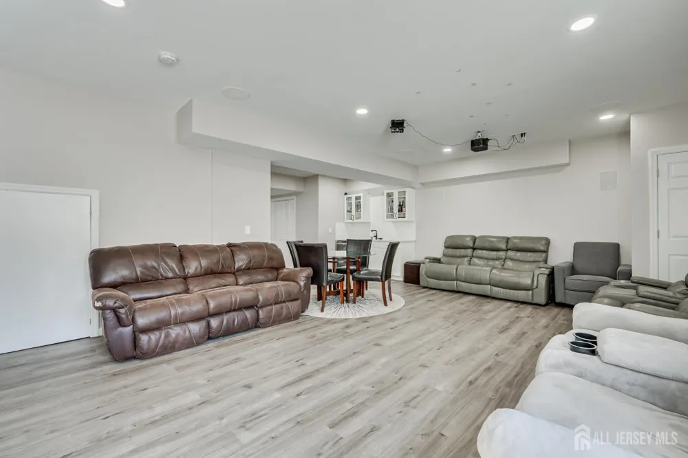 14 Hyacinth Lane Monroe, NJ 08831